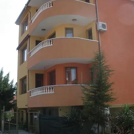 Sveti Georgi ゲストハウス 2*